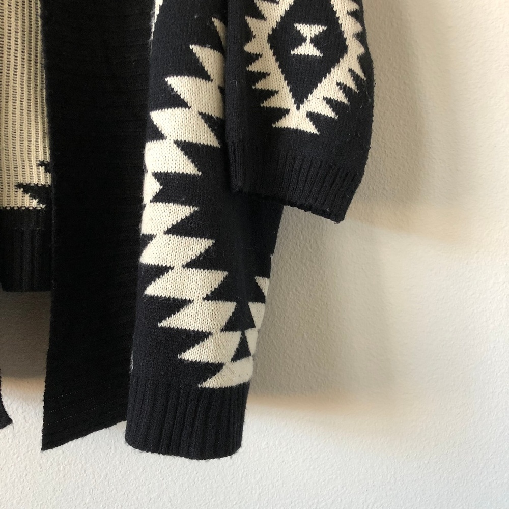 EUC | Forever 21 | Black & Cream Cardigan - Picture 3 of 6